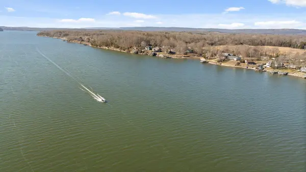 2296 Shore Acres RD, Soddy Daisy, TN 37379