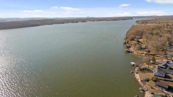 2296 Shore Acres RD, Soddy Daisy, TN 37379