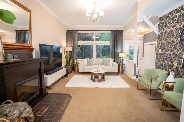 124 Sixth Avenue, New Westminster, BC V3L 1T4