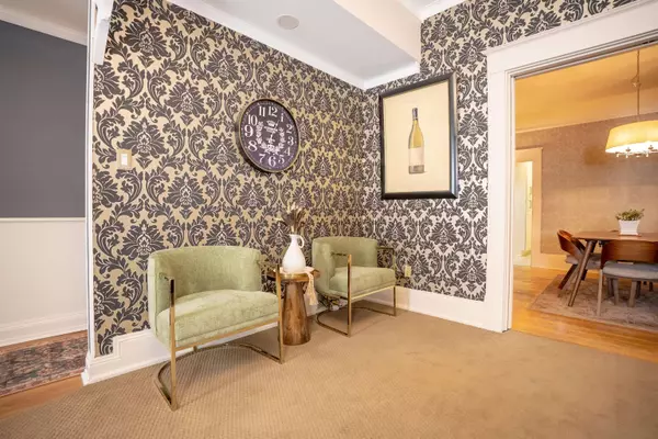 124 Sixth Avenue, New Westminster, BC V3L 1T4