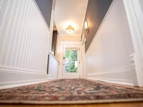 124 Sixth Avenue, New Westminster, BC V3L 1T4