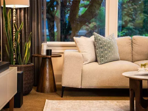 124 Sixth AVE, New Westminster, BC V3L 1T4