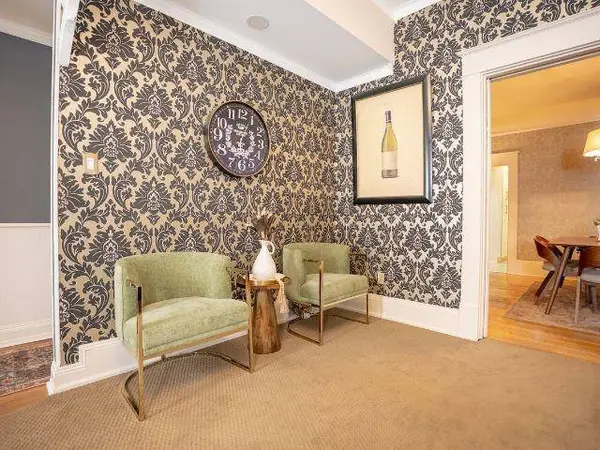 124 Sixth AVE, New Westminster, BC V3L 1T4