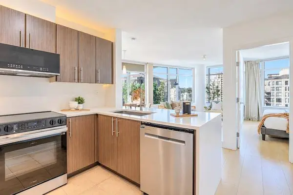 898 Carnarvon ST #1708, New Westminster, BC V3M 0C3