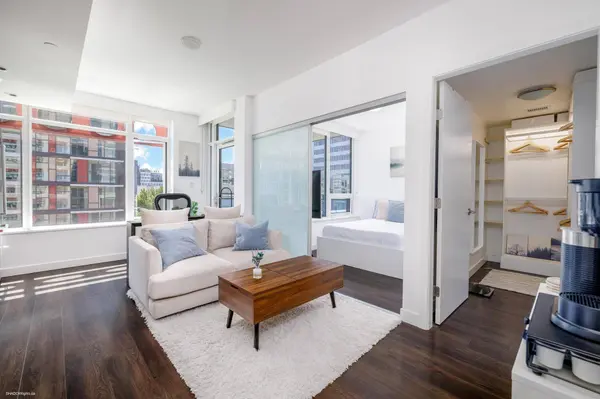 161 E 1st ST #607
