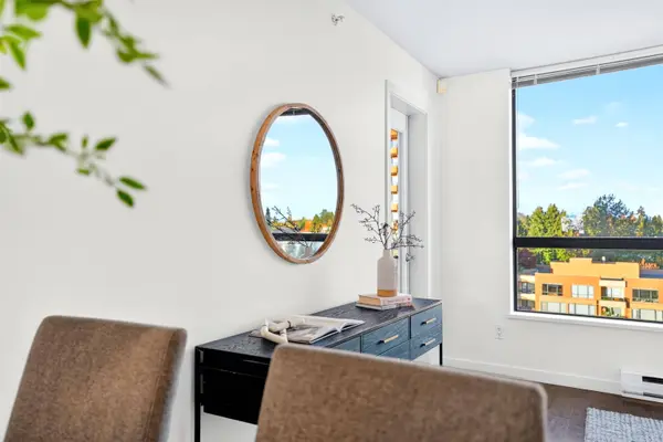 3588 Crowley DR #1001, Vancouver, BC V5R 6H3