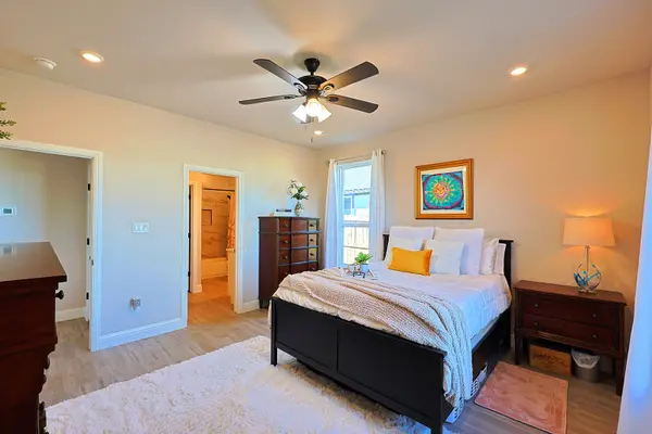 Master bedroom and Bathroom