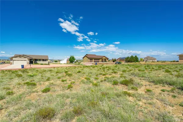 1368 N Blazing Star LN, Pueblo, CO 81007