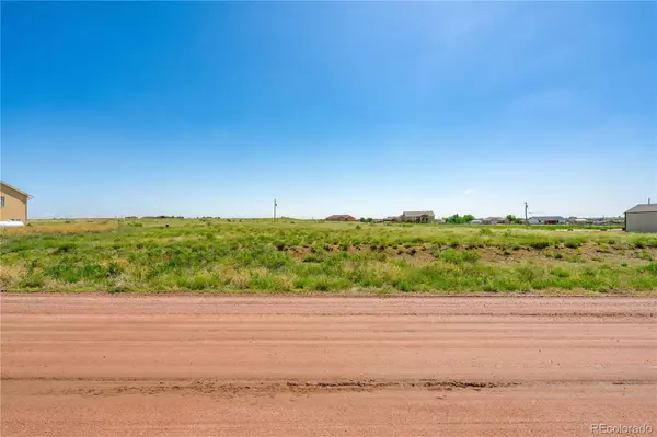 1368 N Blazing Star LN, Pueblo, CO 81007