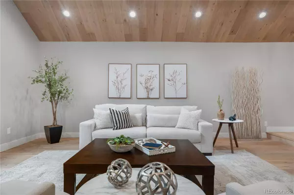 3 Columbine LN, Littleton, CO 80123