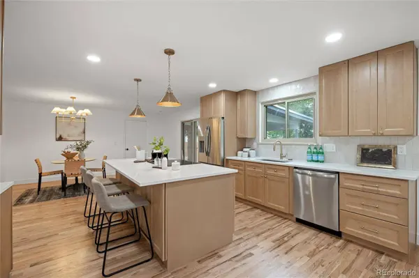 8633 W Warren DR, Lakewood, CO 80227