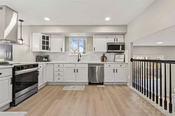 9078 White Pelican WAY, Littleton, CO 80126