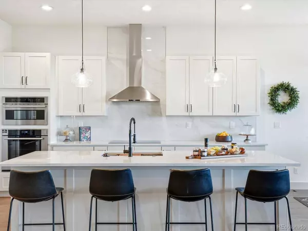 2733 Pemberly AVE, Highlands Ranch, CO 80126