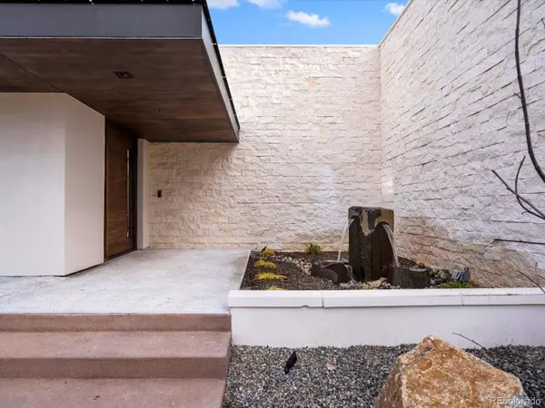 950 S Steele ST, Denver, CO 80209