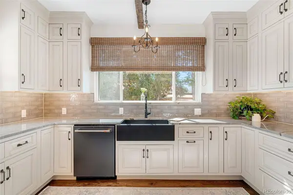 10049 Wyecliff DR, Highlands Ranch, CO 80126