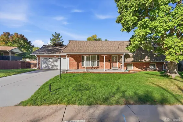 12234 W Applewood Knolls DR, Denver, CO 80215