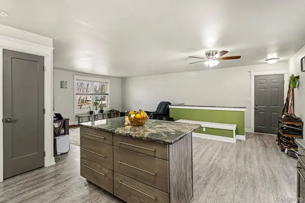 6561 Bennett Lake RD, Fenton, MI 48430
