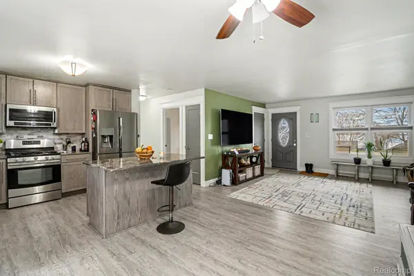 6561 Bennett Lake RD, Fenton, MI 48430