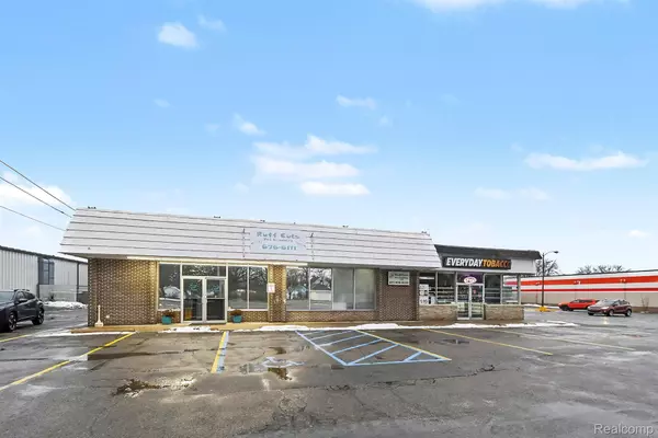 306 S Cedar ST, Mason, MI 48854