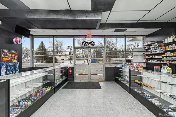 306 S Cedar ST, Mason, MI 48854