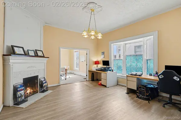 1031 N Washington AVE, Lansing, MI 48906