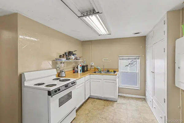 1031 N Washington AVE, Lansing, MI 48906