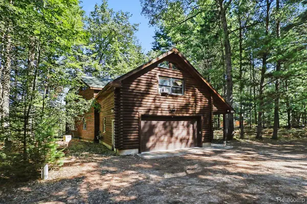 6926 Aarwood TRL NW, Clearwater Township, MI 49676