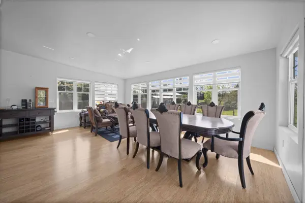 25412 58 AVE, Langley, BC V4W 1G7