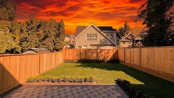 2373 W 7th AVE, Vancouver, BC V6K 1Y4