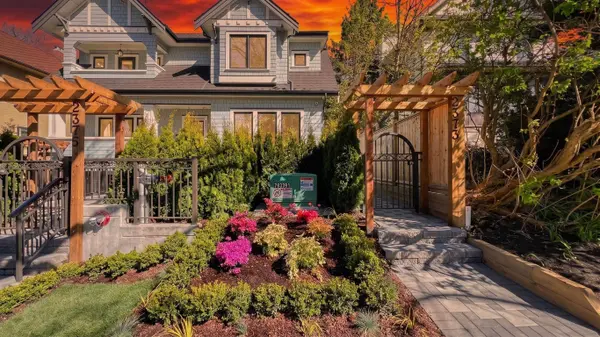 2373 W 7th AVE, Vancouver, BC V6K 1Y4