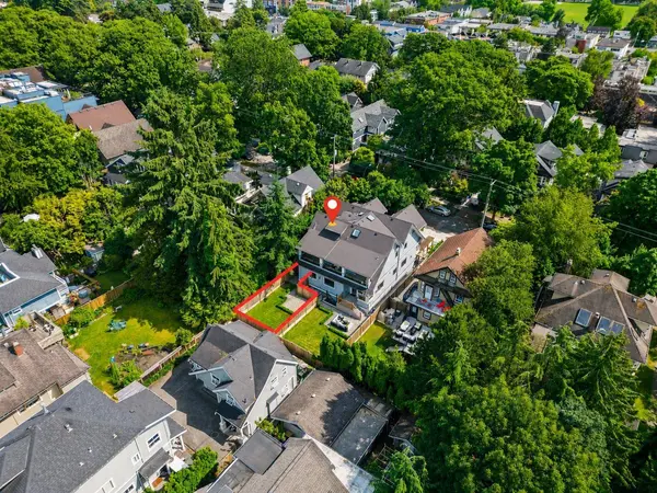 2373 W 7th AVE, Vancouver, BC V6K 1Y4