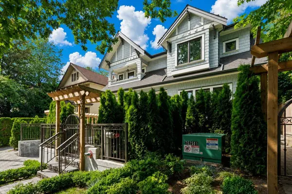 2373 W 7th AVE, Vancouver, BC V6K 1Y4