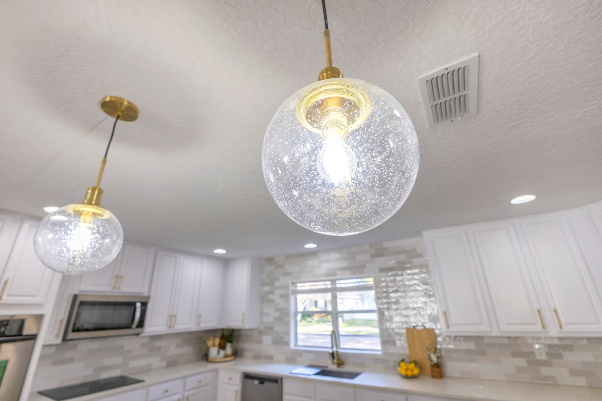 13655 Podocarpus Ln — kitchen