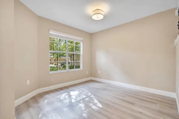 668 Post Oak Cir #116, Altamonte Springs, FL 32701-6389