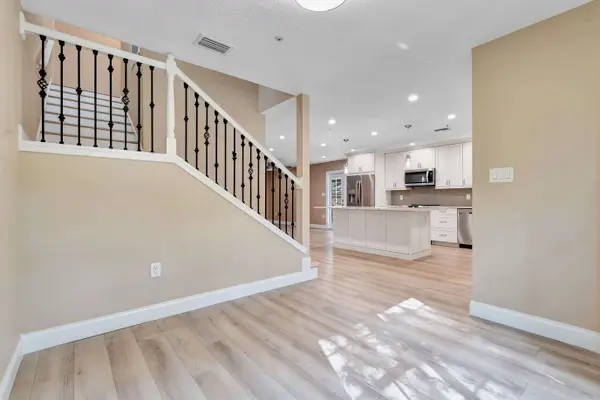 668 Post Oak Cir #116, Altamonte Springs, FL 32701-6389