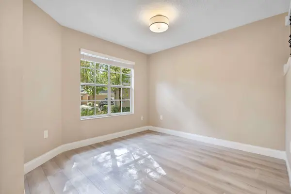 668 Post Oak Cir #116, Altamonte Springs, FL 32701-6389