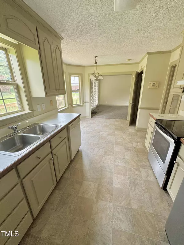 1905 Nc 111, Goldsboro, NC 27530