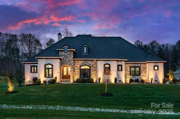 129 Hunts Landing DR, Mooresville, NC 28117