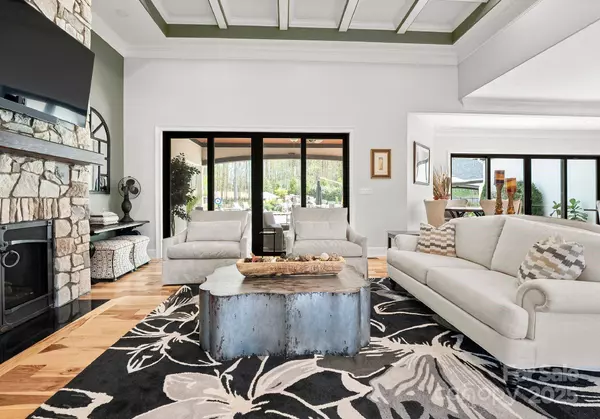 129 Hunts Landing DR, Mooresville, NC 28117