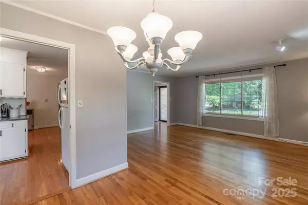 2808 Findley RD, Statesville, NC 28625