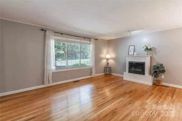 2808 Findley RD, Statesville, NC 28625