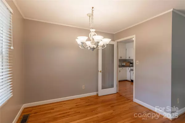 2808 Findley RD, Statesville, NC 28625