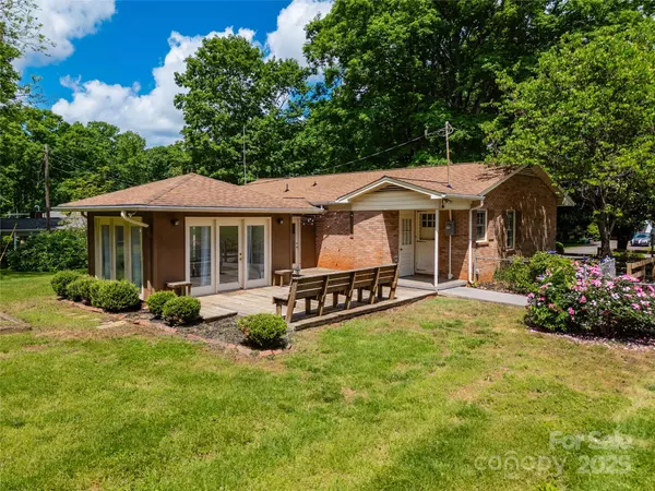 2808 Findley RD, Statesville, NC 28625