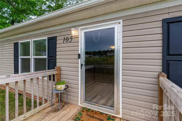 105 Peridot DR, Statesville, NC 28625