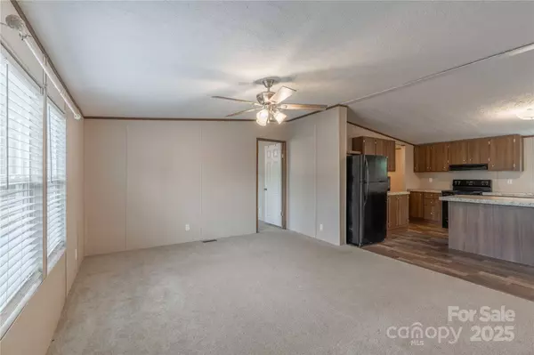 105 Peridot DR, Statesville, NC 28625