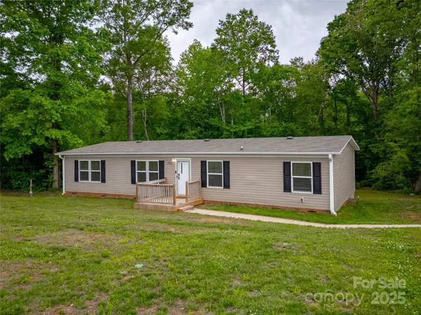 105 Peridot DR, Statesville, NC 28625