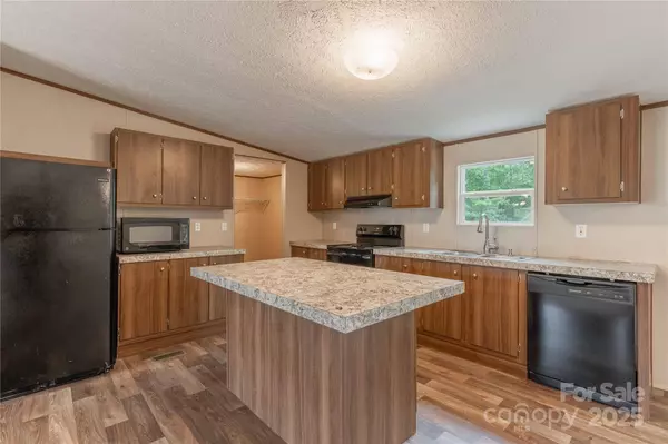 105 Peridot DR, Statesville, NC 28625