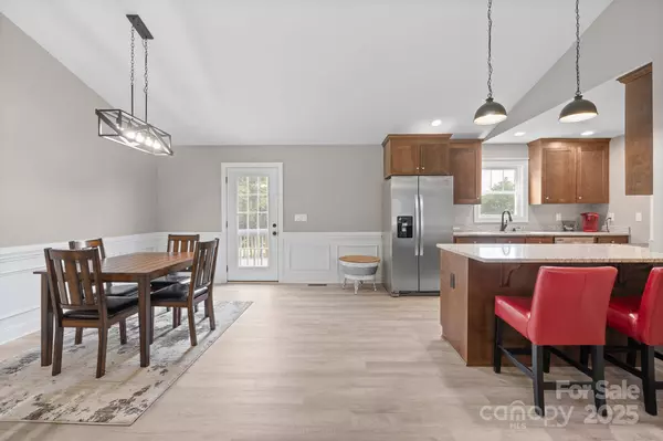 113 Swann Crossing LN, Statesville, NC 28625