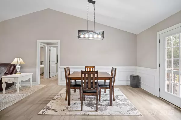 113 Swann Crossing LN, Statesville, NC 28625