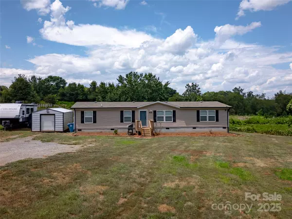 2090 Mesquite LN, Newton, NC 28658